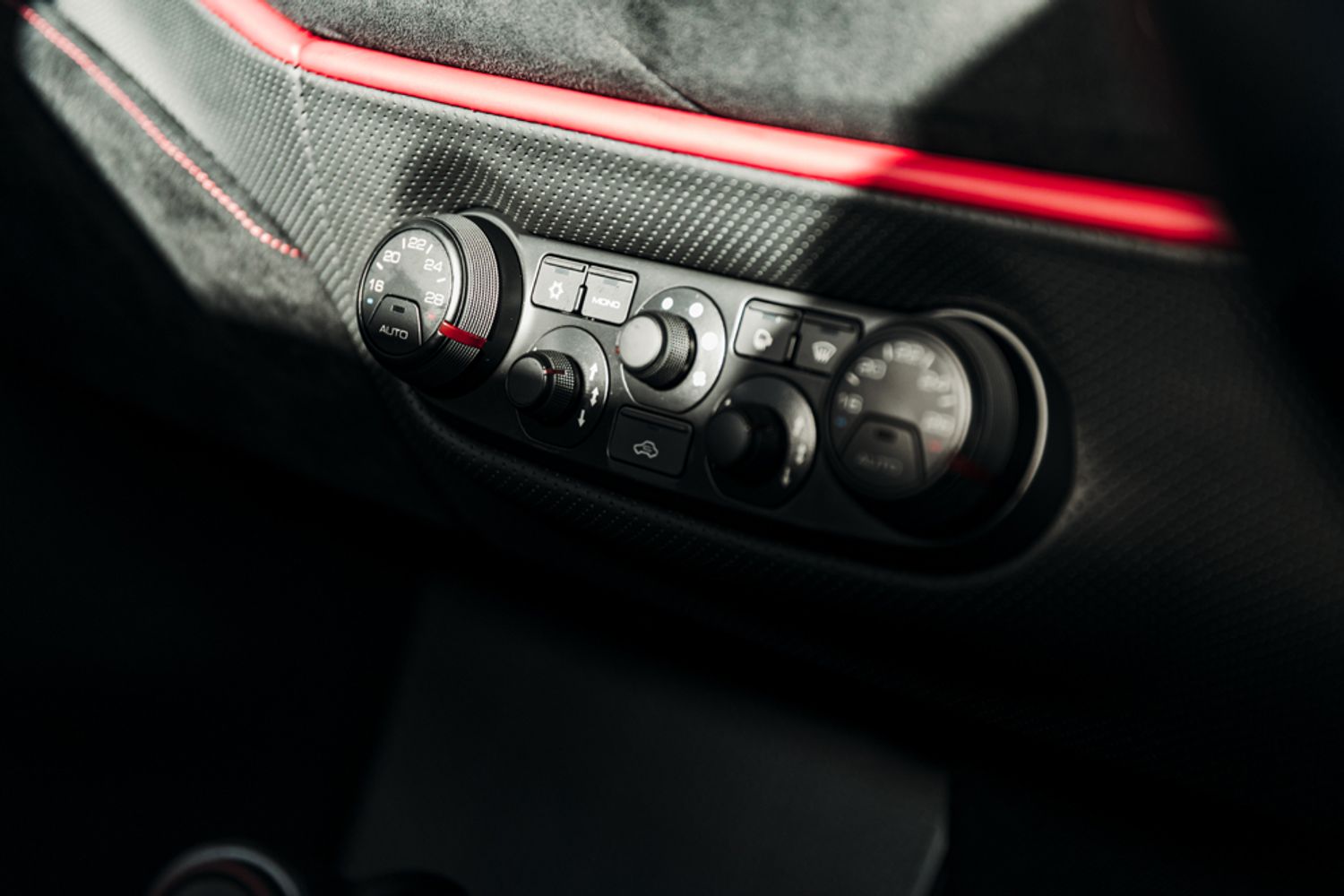 FERRARI 488 PISTA COUPE 3.9 VS 2DR SEMI AUTOMATIC