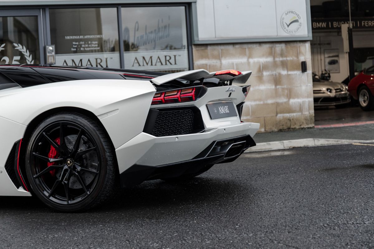 LAMBORGHINI AVENTADOR COUPE 6.5 LP 700-4 PIRELLI EDITION