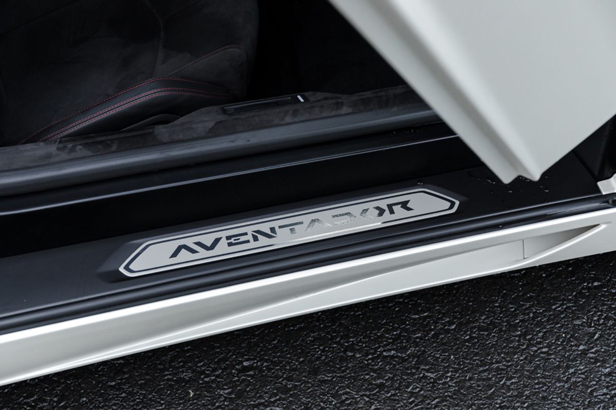 LAMBORGHINI AVENTADOR COUPE 6.5 LP 700-4 PIRELLI EDITION