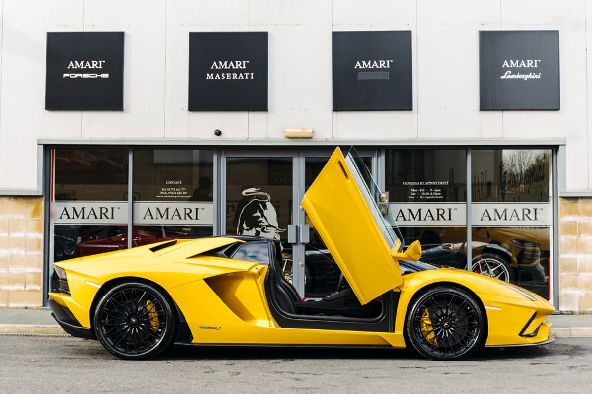 LAMBORGHINI AVENTADOR CONVERTIBLE 6.5 LP 740-4 S ROADSTER 2DR SEMI AUTOMATIC