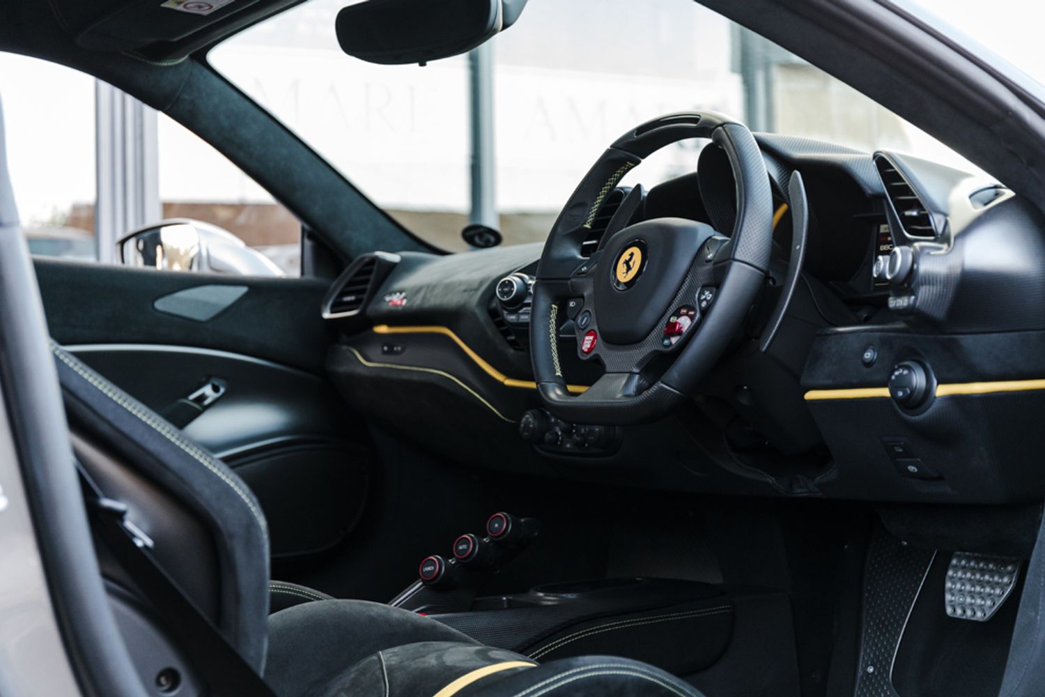 FERRARI 488 PISTA COUPE 3.9 VS 2DR SEMI AUTOMATIC