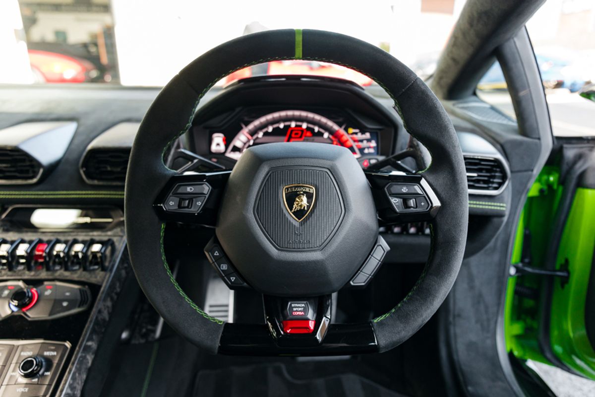 LAMBORGHINI HURACAN COUPE 5.2 LP 640-4 PERFORMANTE 2DR SEMI AUTOMATIC