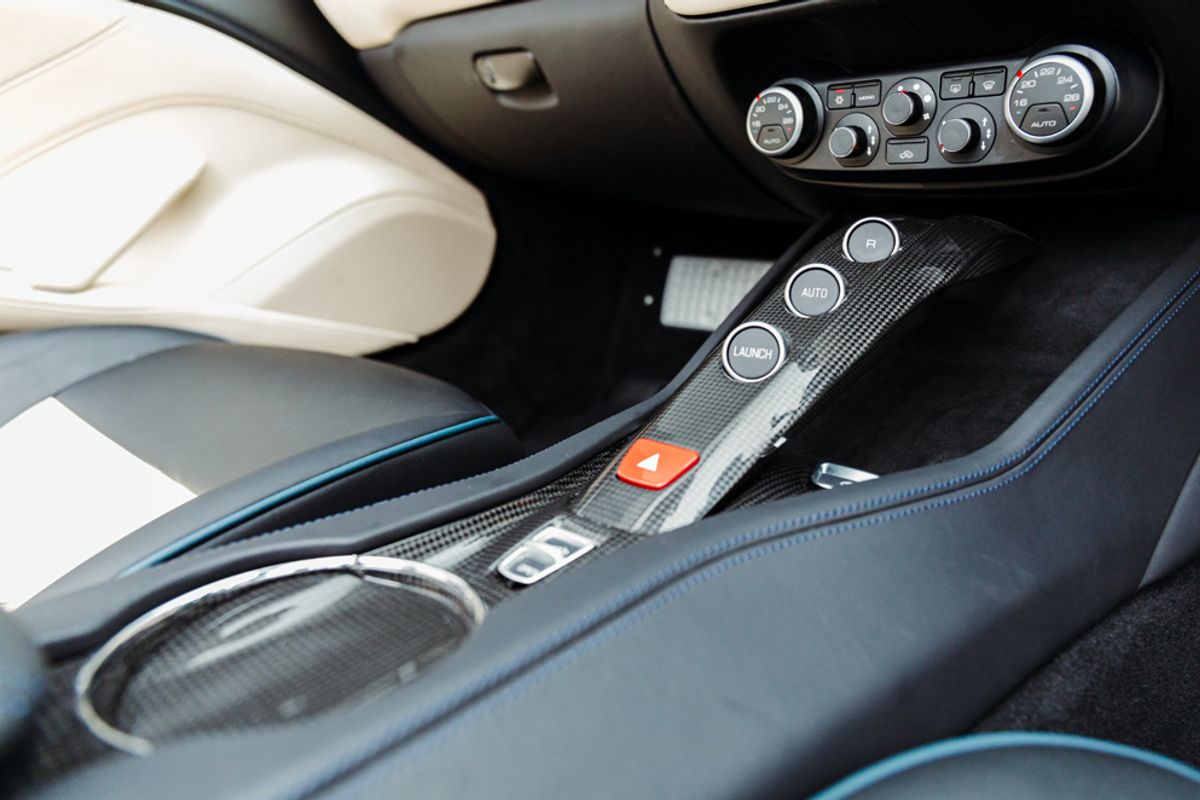 FERRARI CALIFORNIA CONVERTIBLE 3.9 DD 2DR SEMI AUTOMATIC