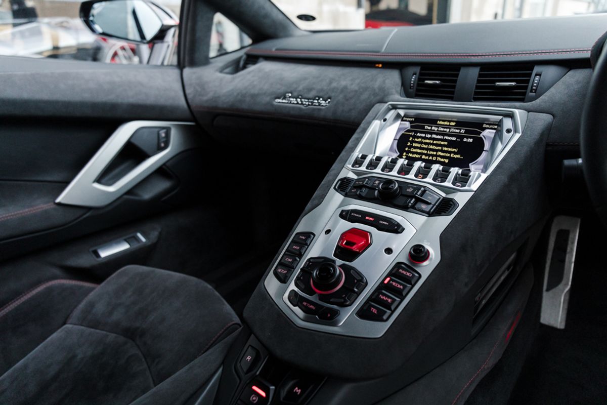 LAMBORGHINI AVENTADOR COUPE 6.5 LP 700-4 PIRELLI EDITION