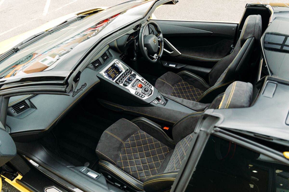 LAMBORGHINI AVENTADOR CONVERTIBLE 6.5 LP 740-4 S ROADSTER 2DR SEMI AUTOMATIC