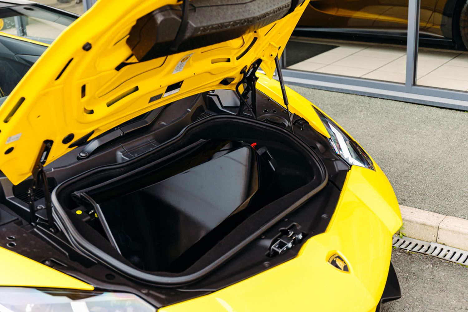 LAMBORGHINI AVENTADOR CONVERTIBLE 6.5 LP 740-4 S ROADSTER 2DR SEMI AUTOMATIC