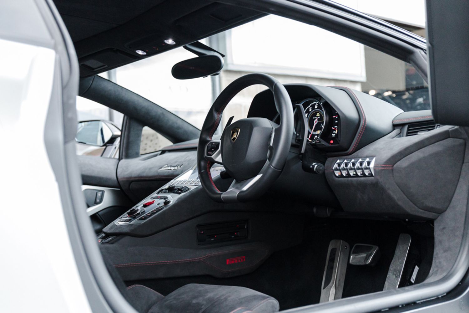 LAMBORGHINI AVENTADOR COUPE 6.5 LP 700-4 PIRELLI EDITION