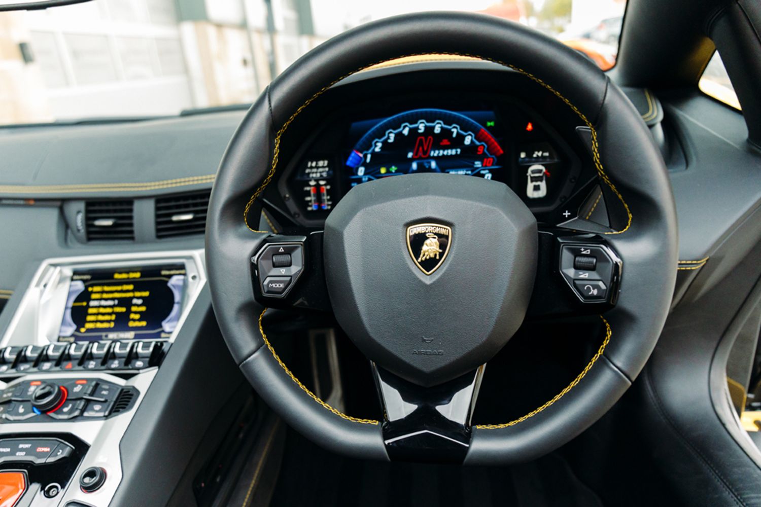 LAMBORGHINI AVENTADOR CONVERTIBLE 6.5 LP 740-4 S ROADSTER 2DR SEMI AUTOMATIC