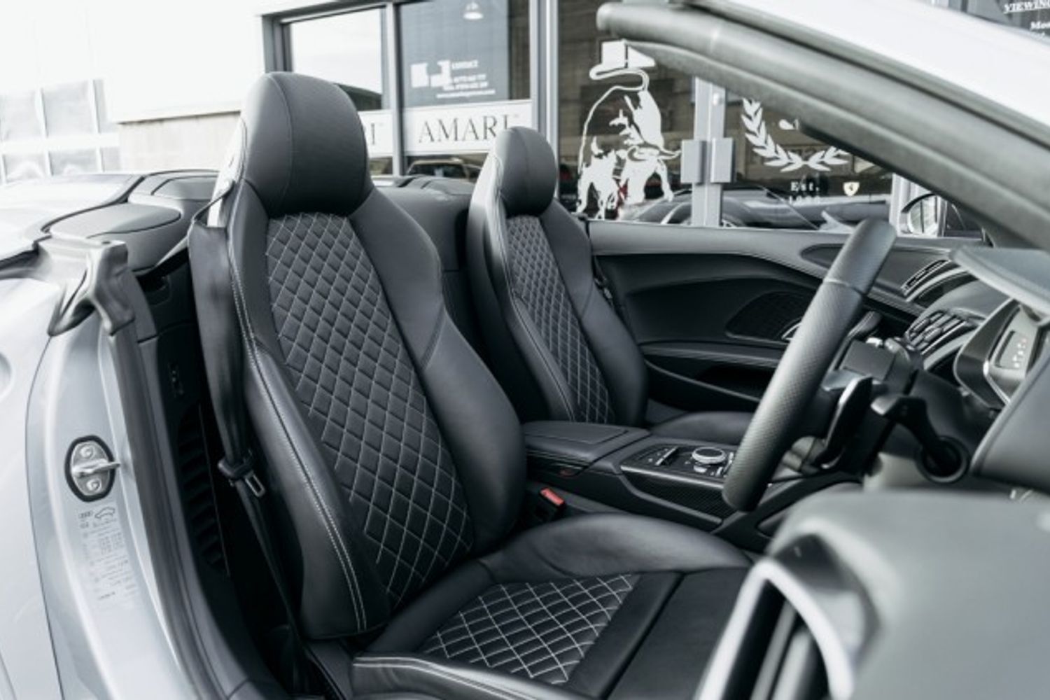 AUDI R8 CONVERTIBLE 5.2 SPYDER V10 QUATTRO 2DR SEMI AUTOMATIC