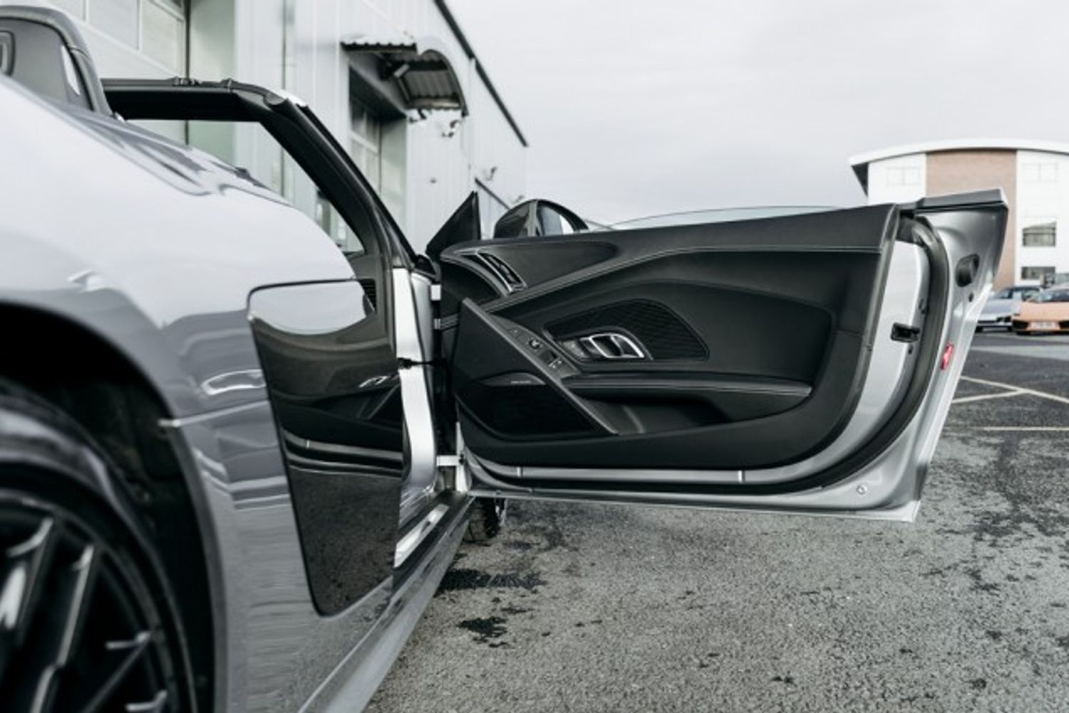 AUDI R8 CONVERTIBLE 5.2 SPYDER V10 QUATTRO 2DR SEMI AUTOMATIC