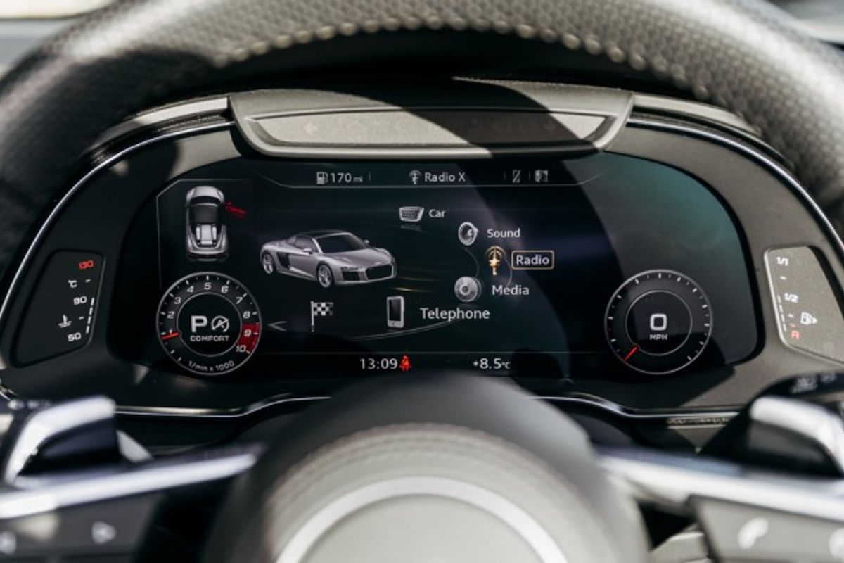 AUDI R8 CONVERTIBLE 5.2 SPYDER V10 QUATTRO 2DR SEMI AUTOMATIC
