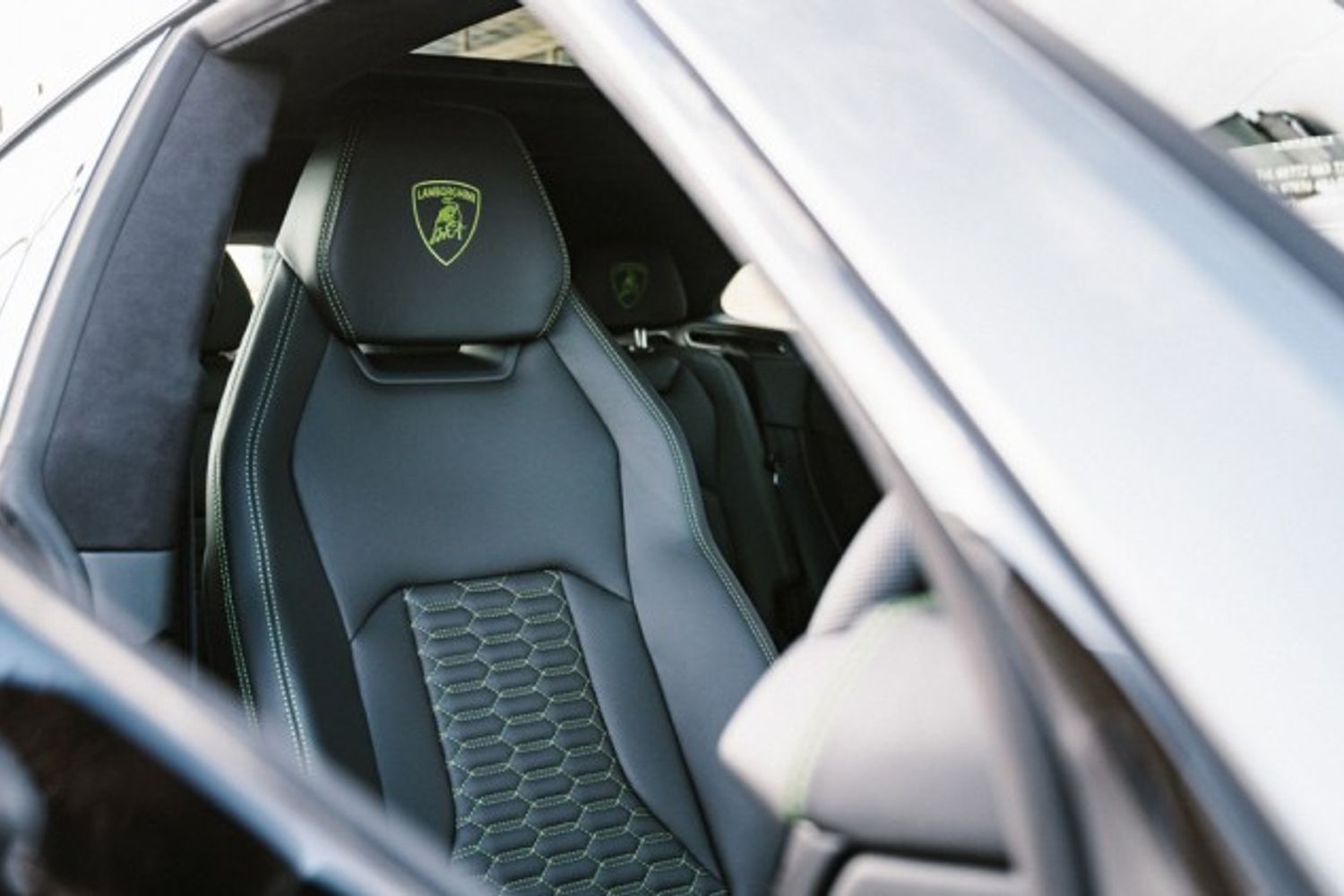 LAMBORGHINI URUS ESTATE 4.0 V8 5DR AUTOMATIC