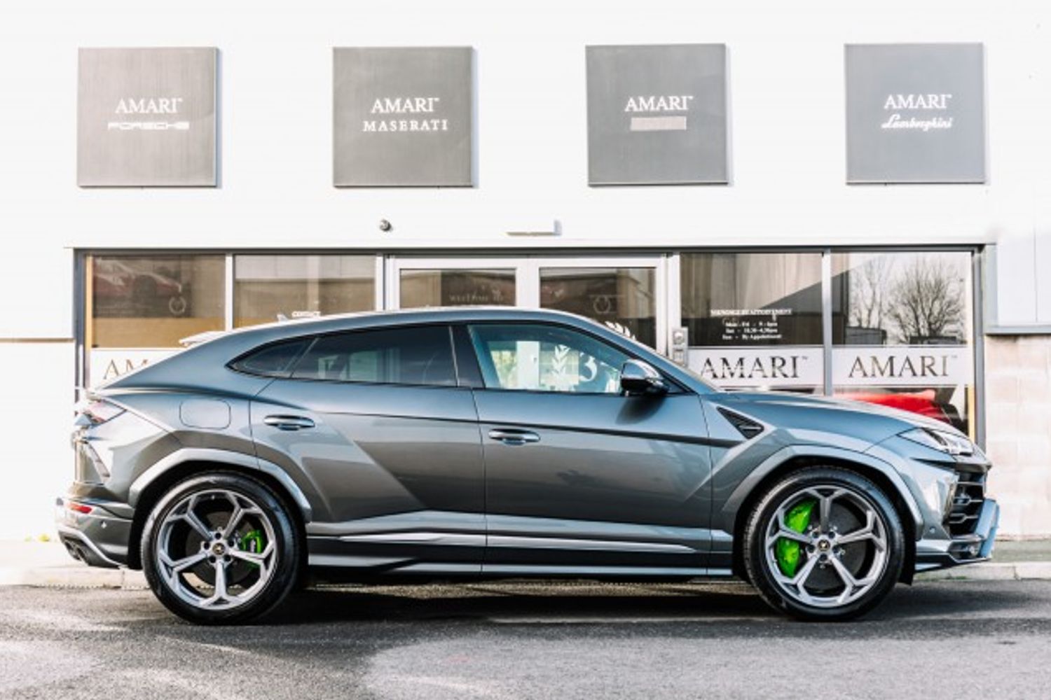 LAMBORGHINI URUS ESTATE 4.0 V8 5DR AUTOMATIC