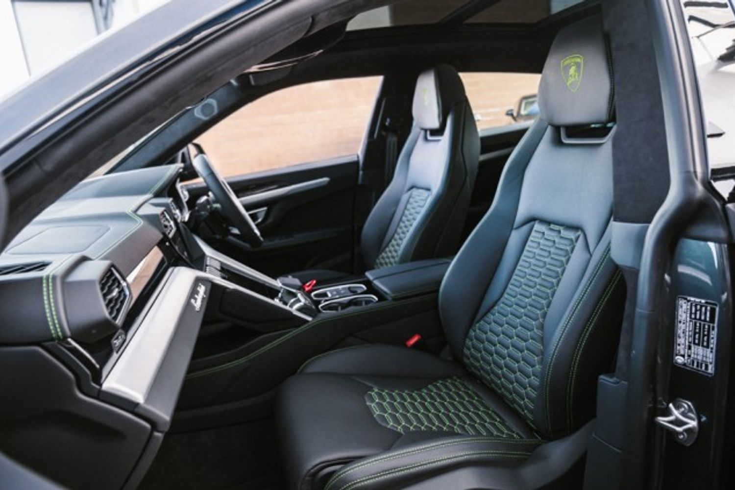LAMBORGHINI URUS ESTATE 4.0 V8 5DR AUTOMATIC