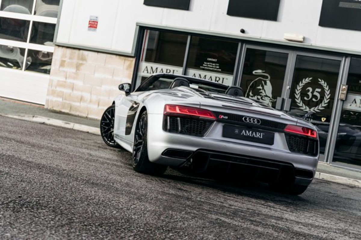 AUDI R8 CONVERTIBLE 5.2 SPYDER V10 QUATTRO 2DR SEMI AUTOMATIC