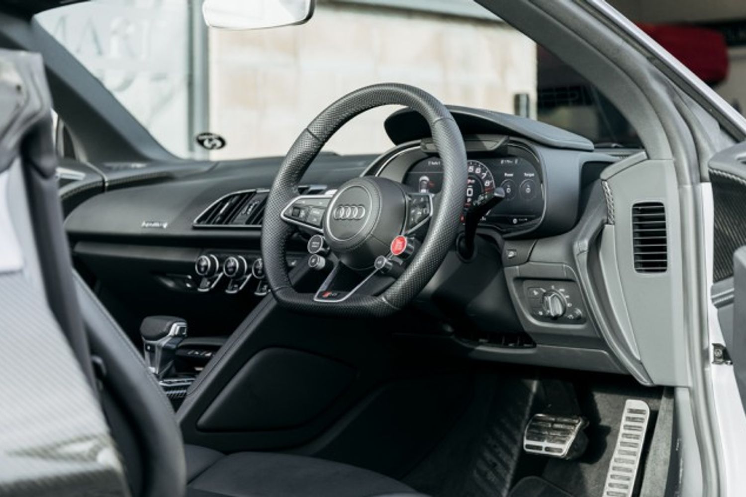 AUDI R8 CONVERTIBLE 5.2 SPYDER V10 QUATTRO 2DR SEMI AUTOMATIC