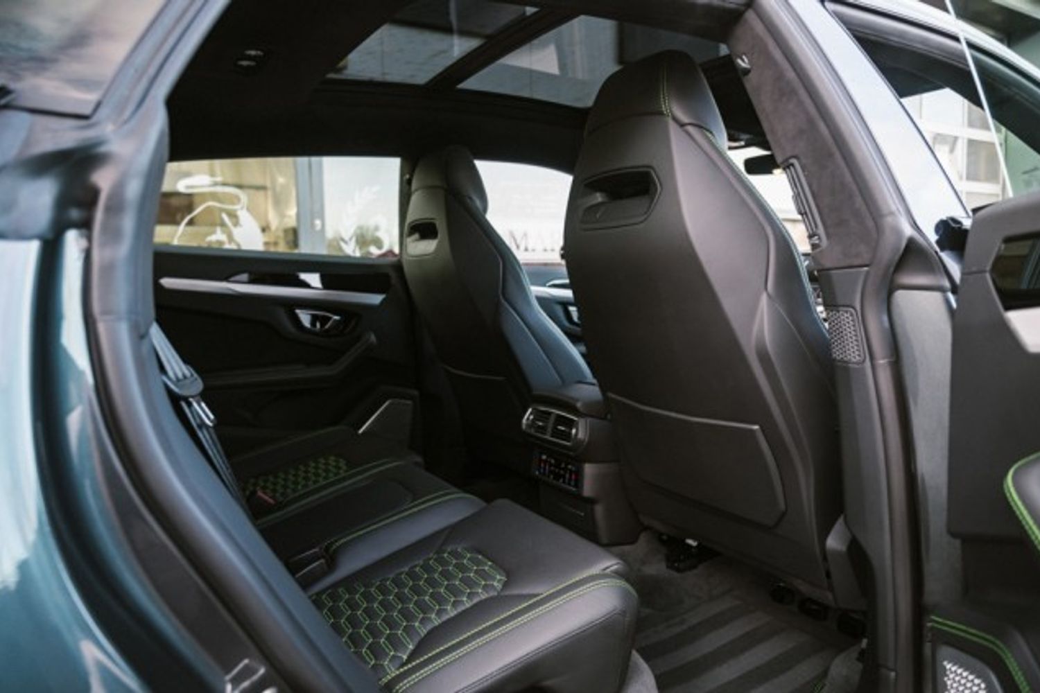 LAMBORGHINI URUS ESTATE 4.0 V8 5DR AUTOMATIC