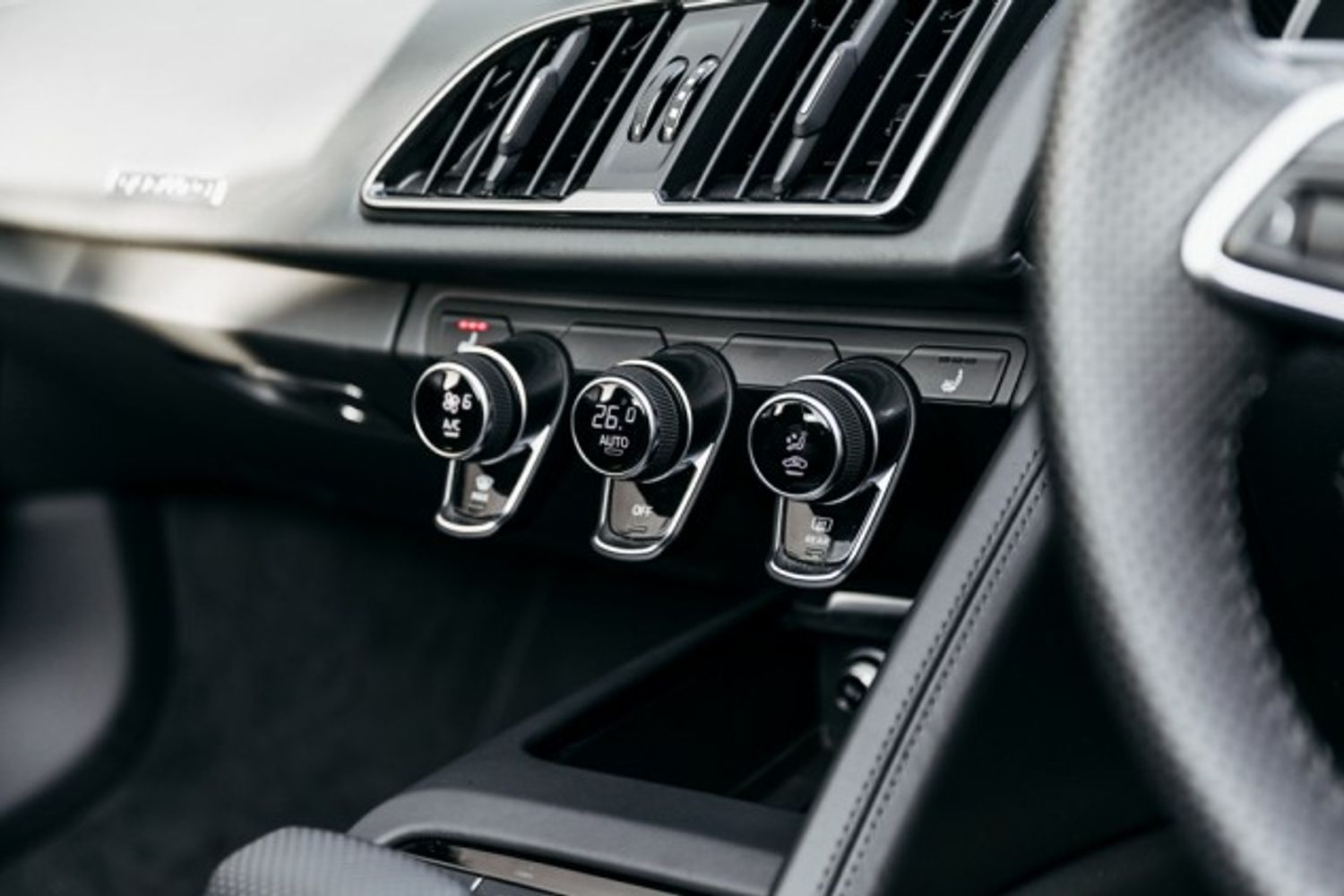 AUDI R8 CONVERTIBLE 5.2 SPYDER V10 QUATTRO 2DR SEMI AUTOMATIC