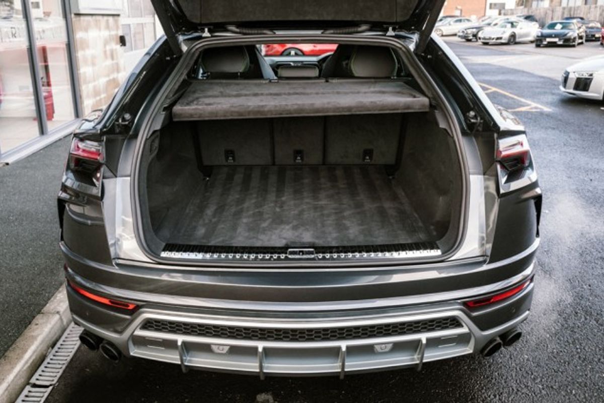LAMBORGHINI URUS ESTATE 4.0 V8 5DR AUTOMATIC