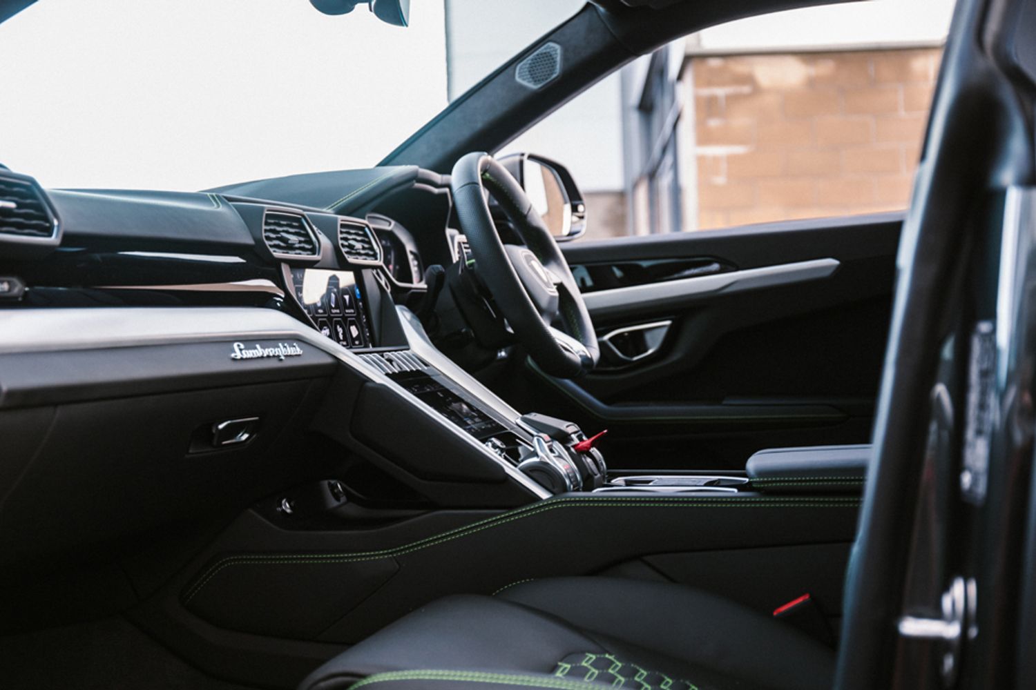 LAMBORGHINI URUS ESTATE 4.0 V8 5DR AUTOMATIC