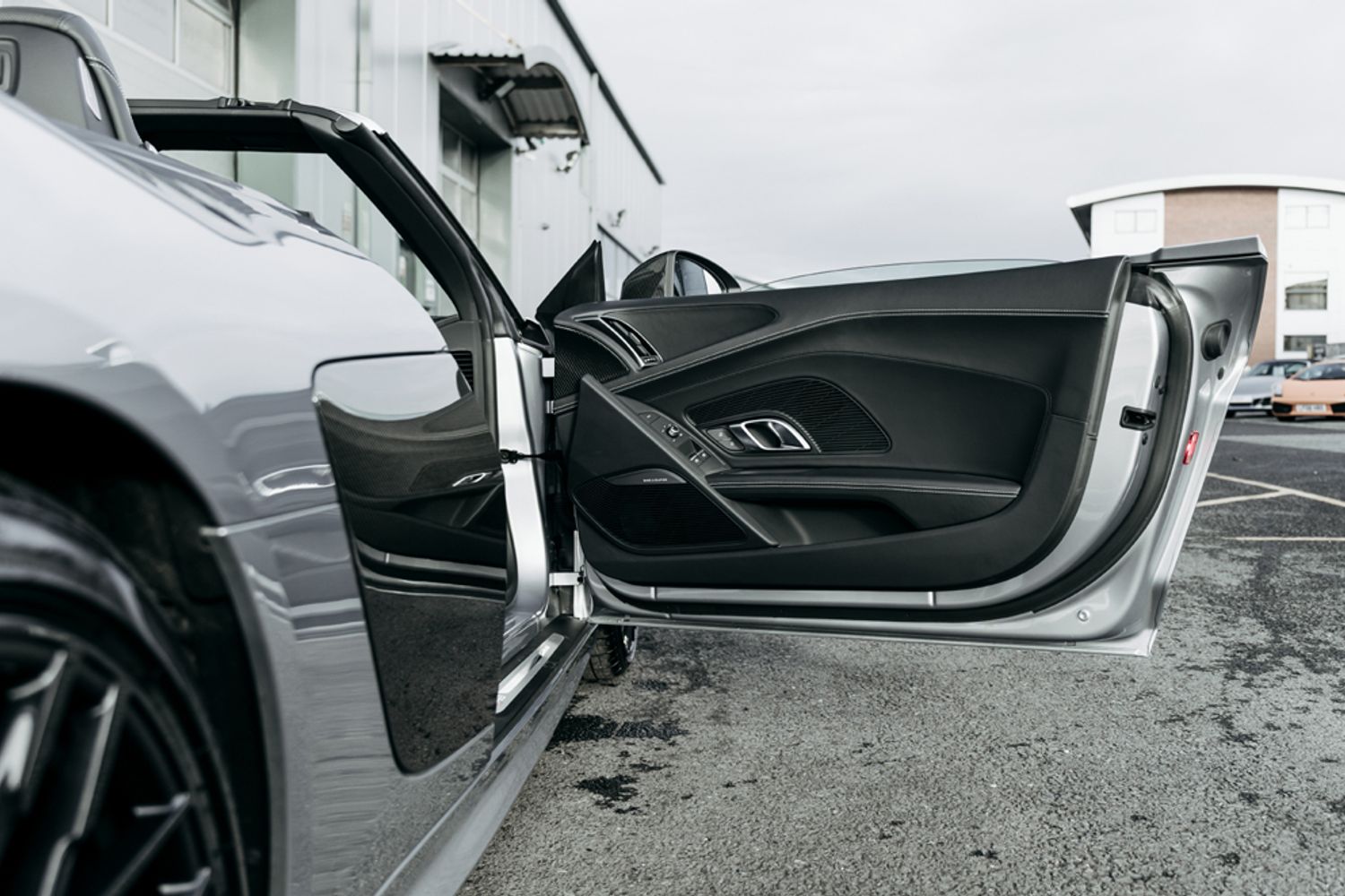 AUDI R8 CONVERTIBLE 5.2 SPYDER V10 QUATTRO 2DR SEMI AUTOMATIC