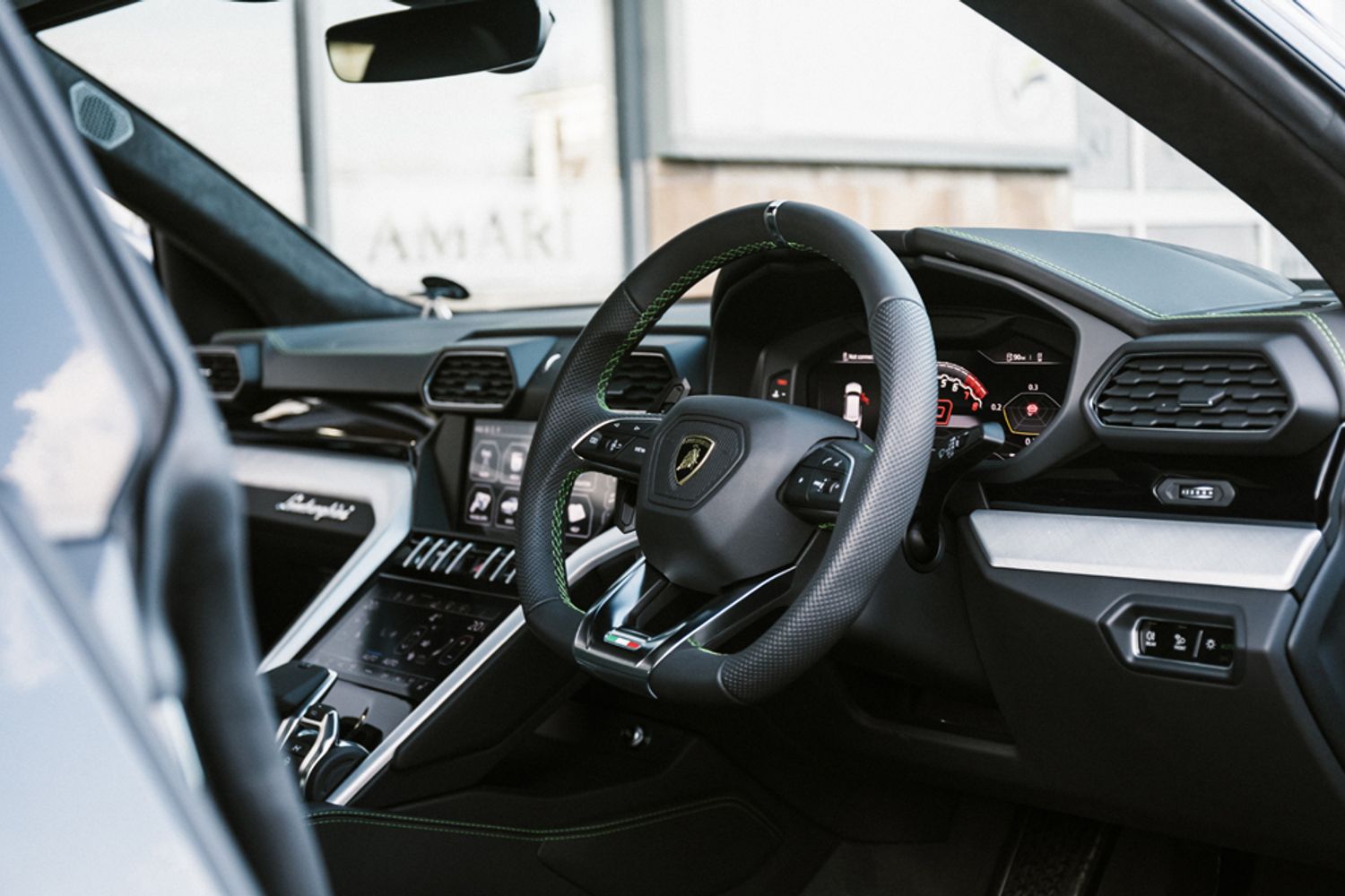 LAMBORGHINI URUS ESTATE 4.0 V8 5DR AUTOMATIC