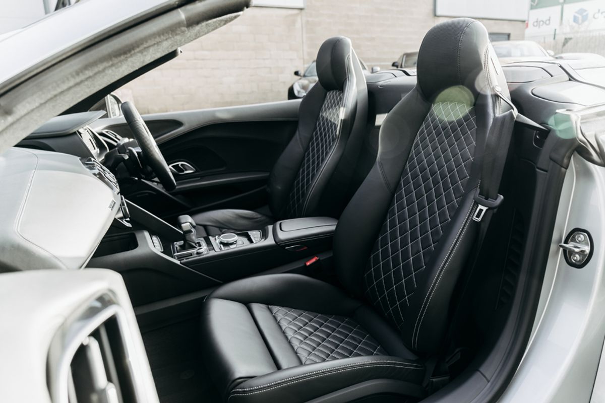 AUDI R8 CONVERTIBLE 5.2 SPYDER V10 QUATTRO 2DR SEMI AUTOMATIC