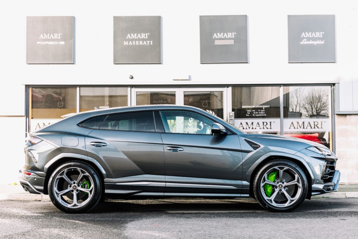 LAMBORGHINI URUS ESTATE 4.0 V8 5DR AUTOMATIC
