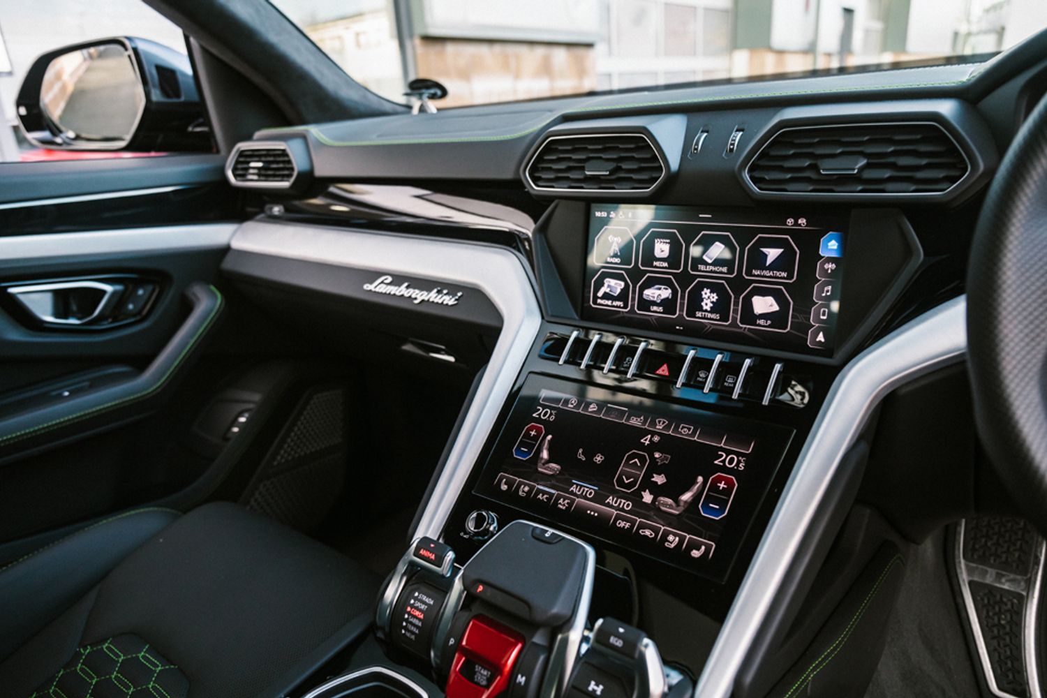 LAMBORGHINI URUS ESTATE 4.0 V8 5DR AUTOMATIC