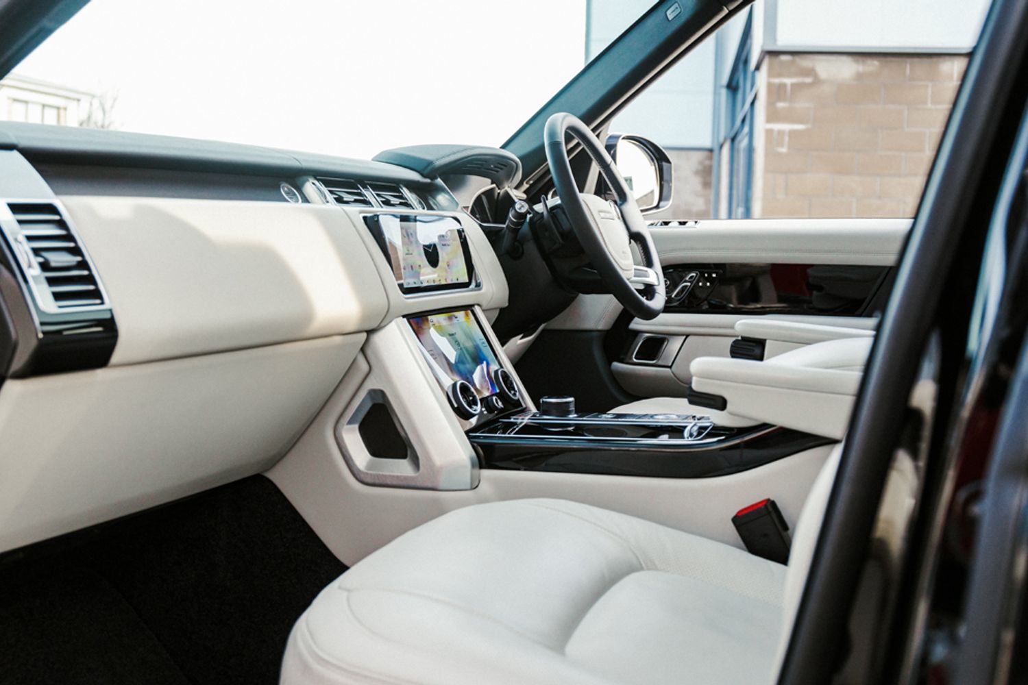 LAND ROVER RANGE ROVER HYBRID ELECTRIC ESTATE 2.0 VOGUE 5DR AUTOMATIC