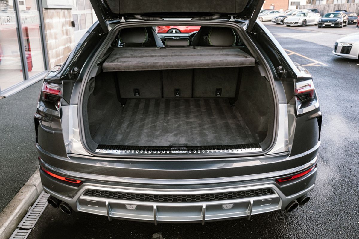LAMBORGHINI URUS ESTATE 4.0 V8 5DR AUTOMATIC