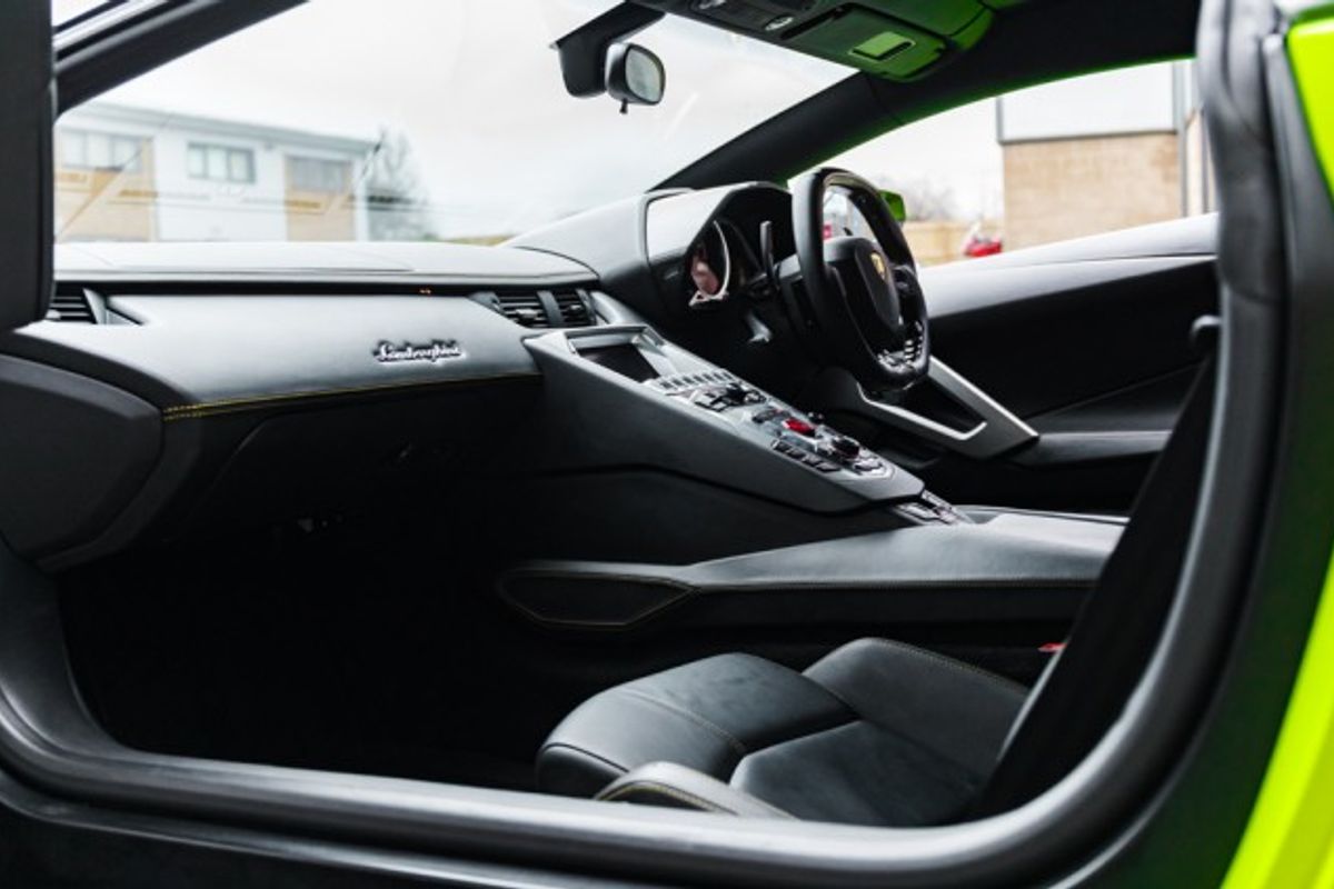 LAMBORGHINI AVENTADOR COUPE 6.5 V12 2DR SEMI AUTOMATIC