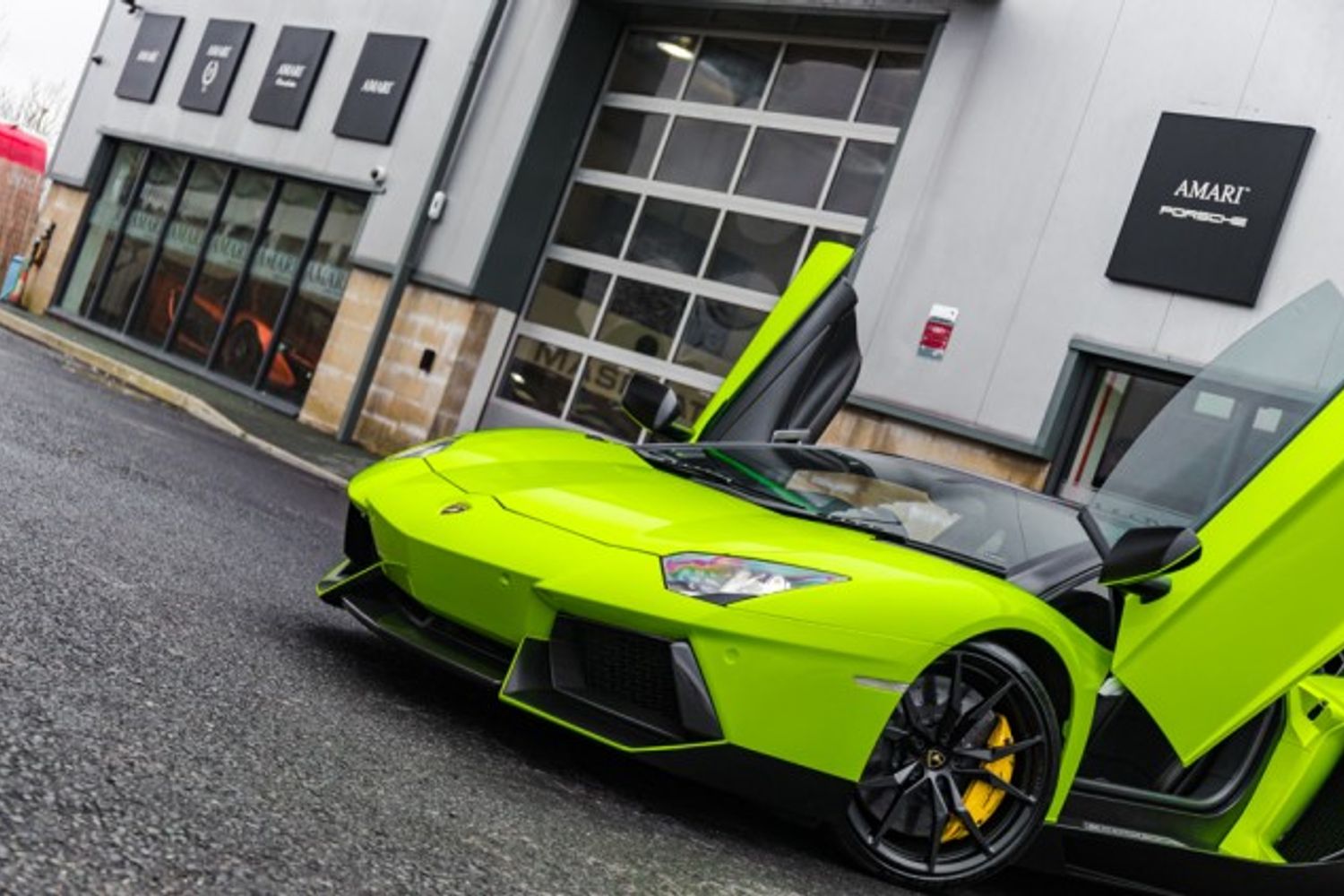 LAMBORGHINI AVENTADOR COUPE 6.5 V12 2DR SEMI AUTOMATIC