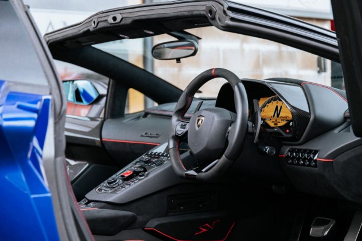 LAMBORGHINI AVENTADOR CONVERTIBLE 6.5 LP 750-4 SUPERVELOCE ROADSTER 2DR SEMI AUTOMATIC