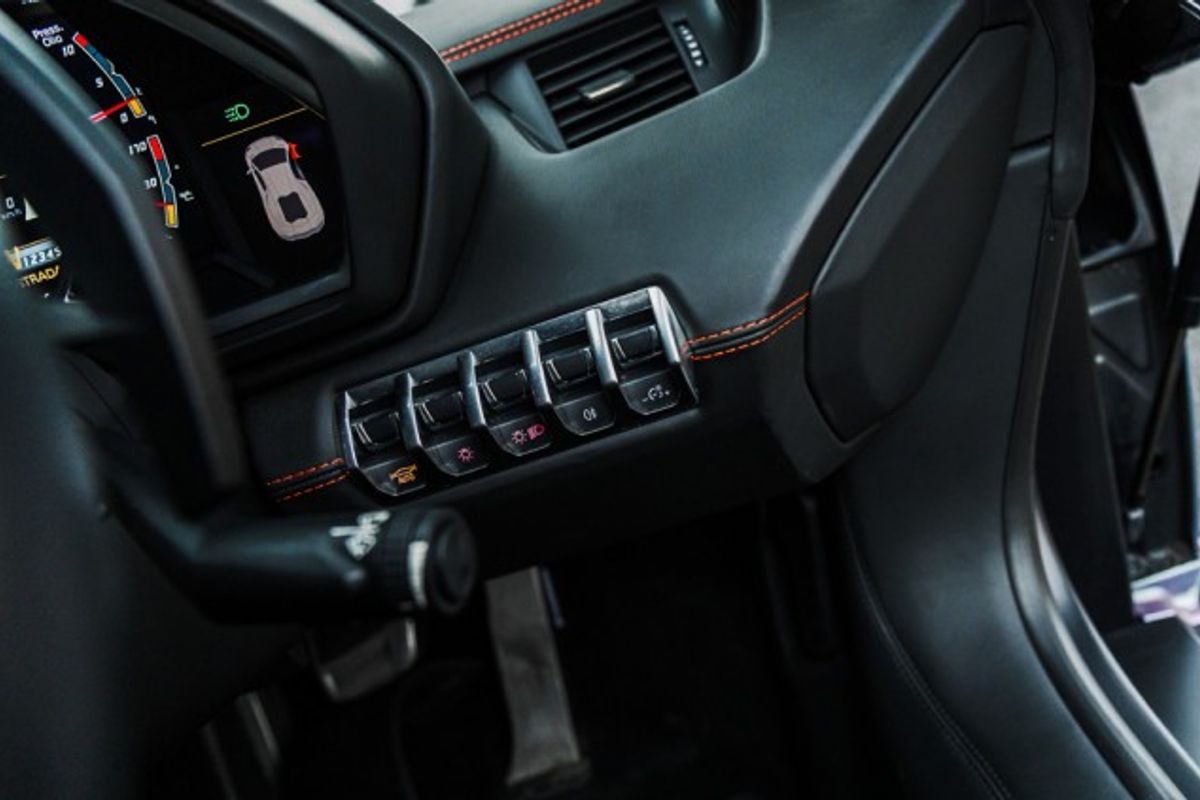 LAMBORGHINI AVENTADOR COUPE 6.5 V12 2DR SEMI AUTOMATIC