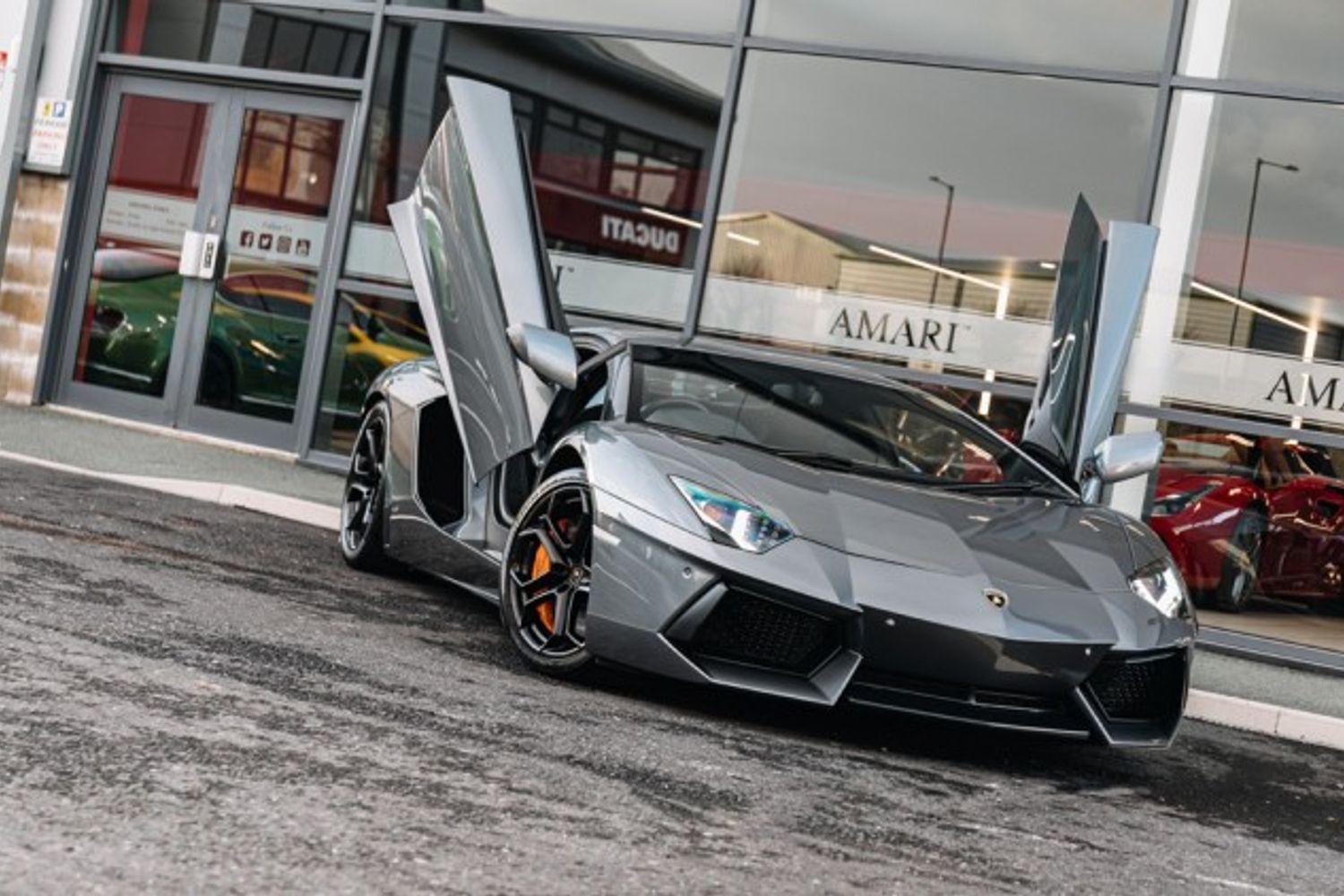 LAMBORGHINI AVENTADOR COUPE 6.5 V12 2DR SEMI AUTOMATIC
