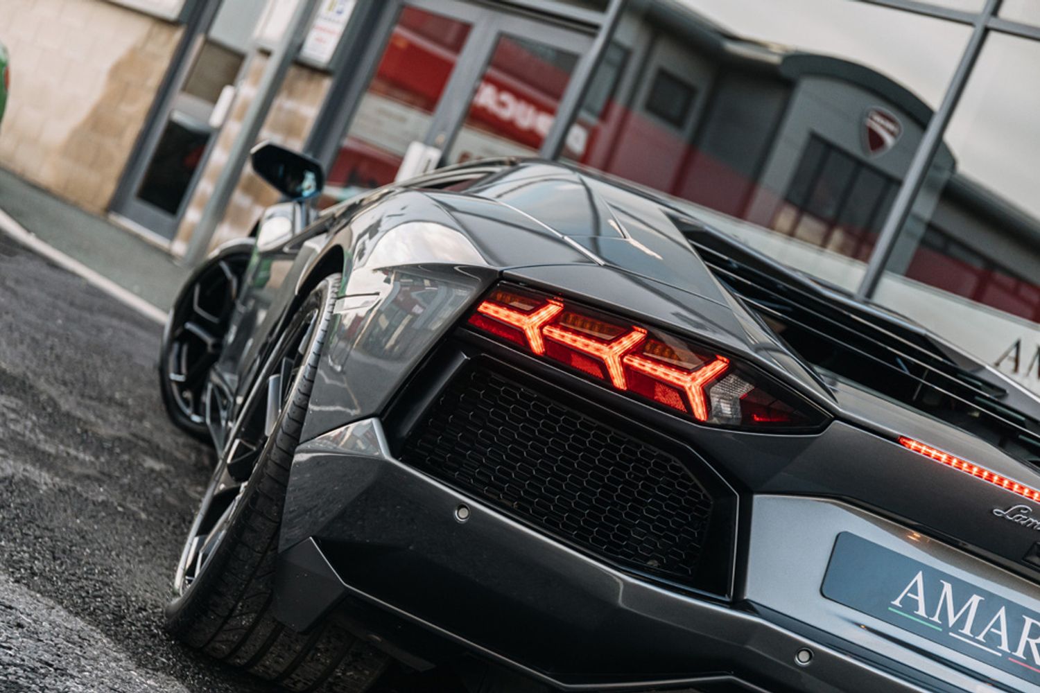 LAMBORGHINI AVENTADOR COUPE 6.5 V12 2DR SEMI AUTOMATIC