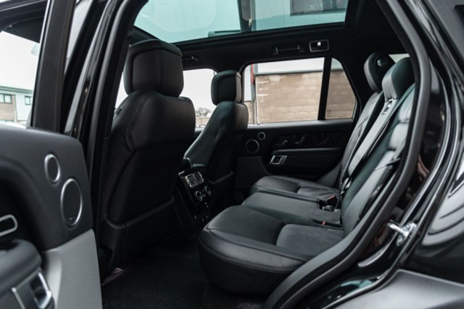 LAND ROVER RANGE ROVER DIESEL ESTATE 3.0 TDV6 VOGUE 5DR AUTOMATIC