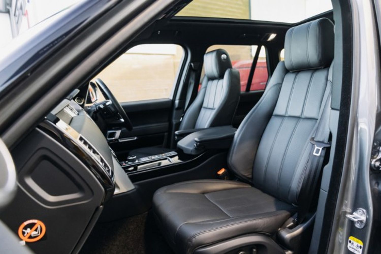 LAND ROVER RANGE ROVER DIESEL ESTATE 3.0 TDV6 VOGUE 5DR AUTOMATIC