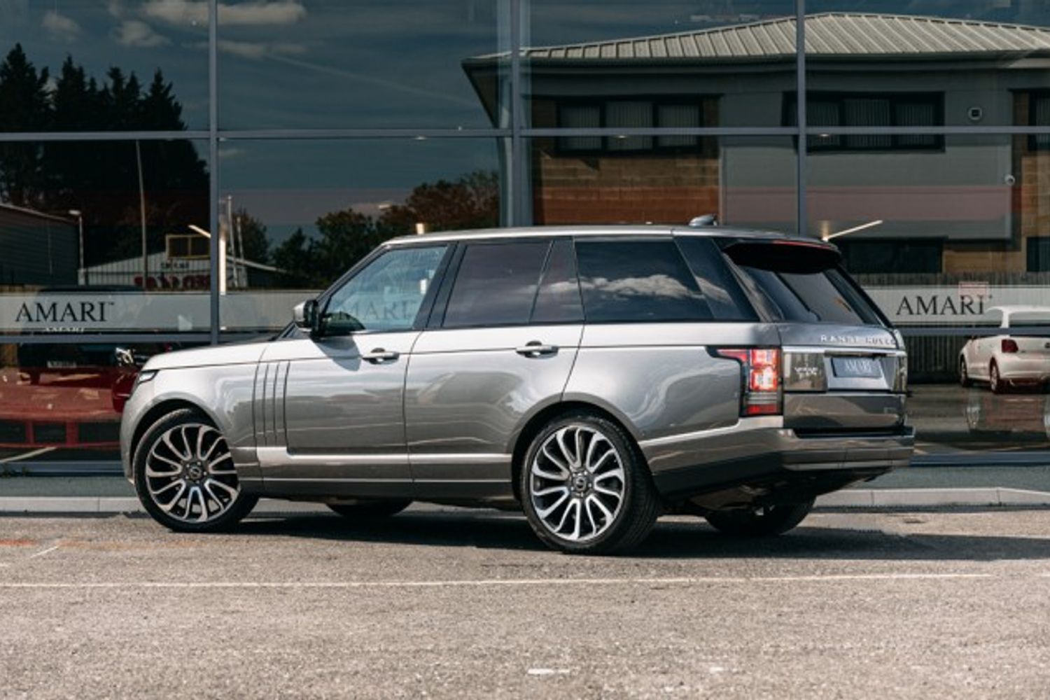 LAND ROVER RANGE ROVER DIESEL ESTATE 3.0 TDV6 VOGUE 5DR AUTOMATIC