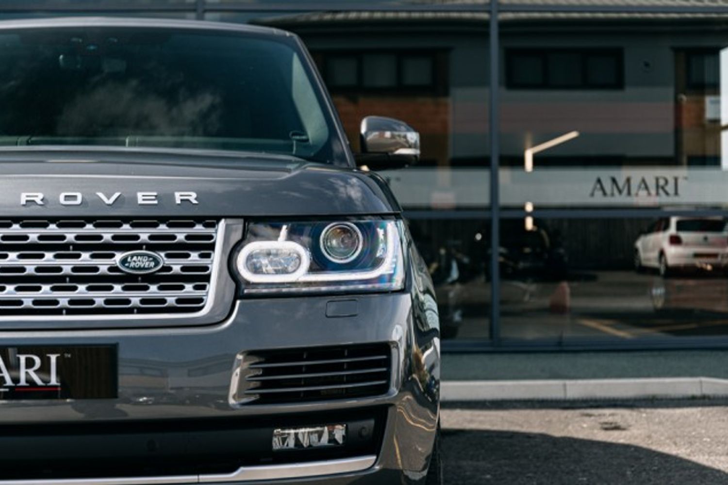 LAND ROVER RANGE ROVER DIESEL ESTATE 3.0 TDV6 VOGUE 5DR AUTOMATIC