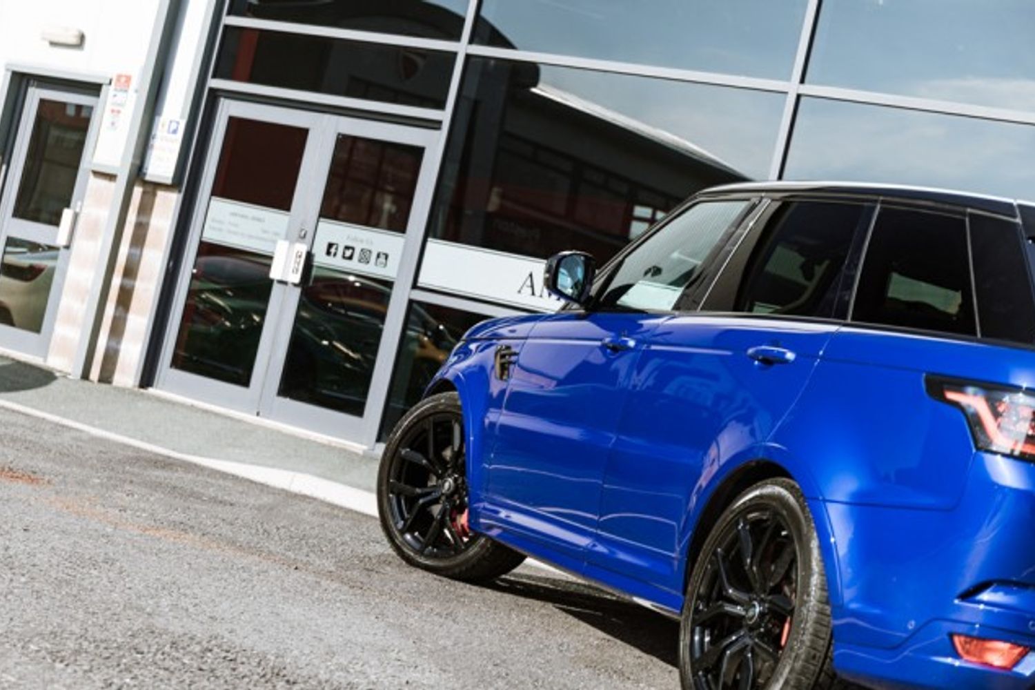 LAND ROVER RANGE ROVER SPORT ESTATE 5.0 V8 SVR 5DR AUTOMATIC