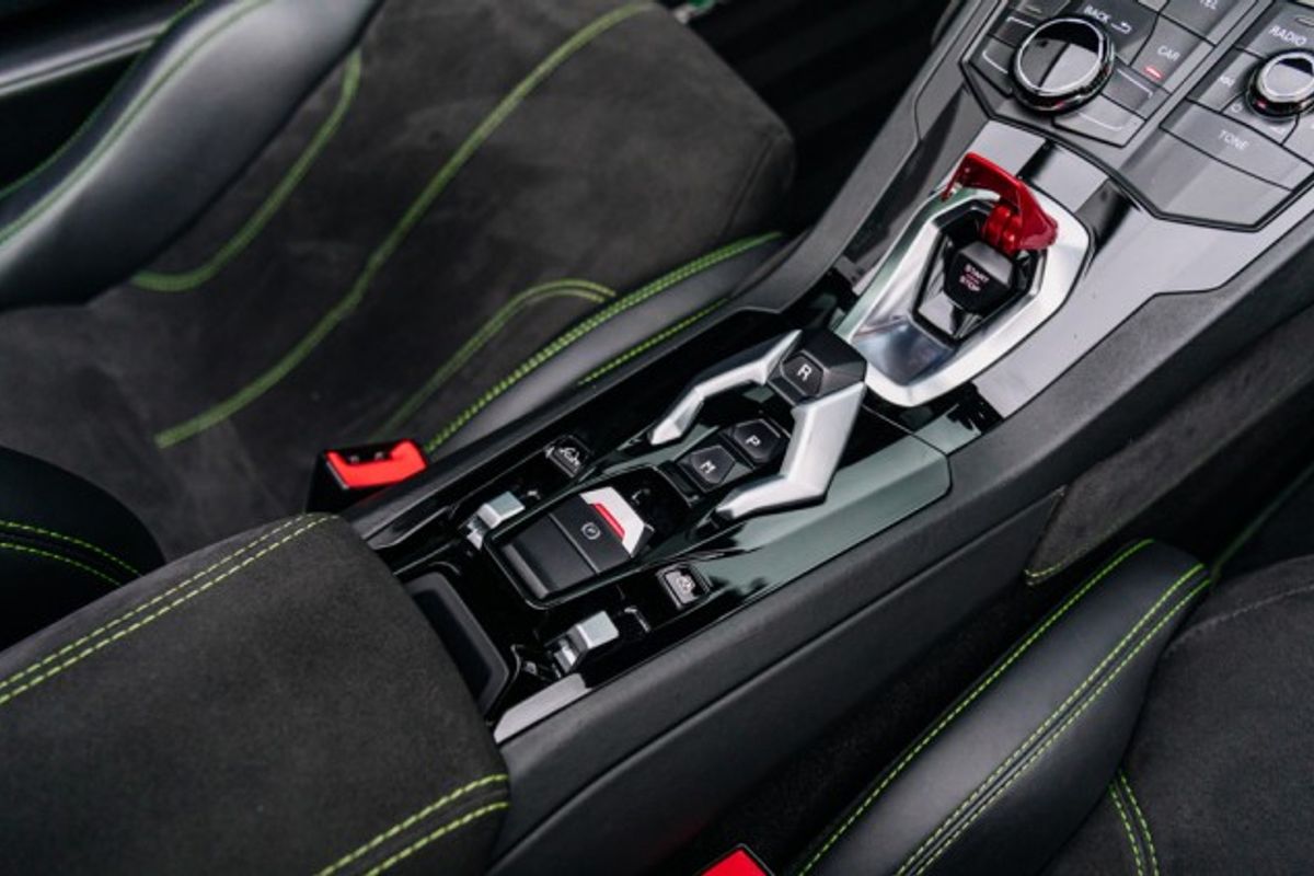 LAMBORGHINI HURACAN CONVERTIBLE 5.2 LP 610-4 SPYDER 2DR SEMI AUTOMATIC