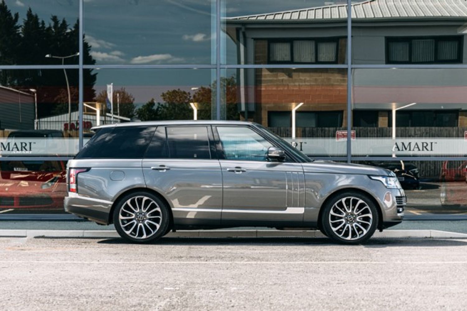 LAND ROVER RANGE ROVER DIESEL ESTATE 3.0 TDV6 VOGUE 5DR AUTOMATIC