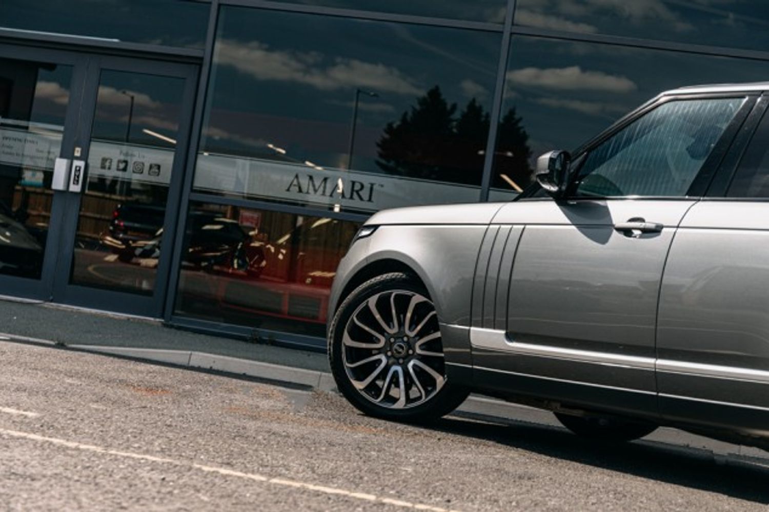 LAND ROVER RANGE ROVER DIESEL ESTATE 3.0 TDV6 VOGUE 5DR AUTOMATIC