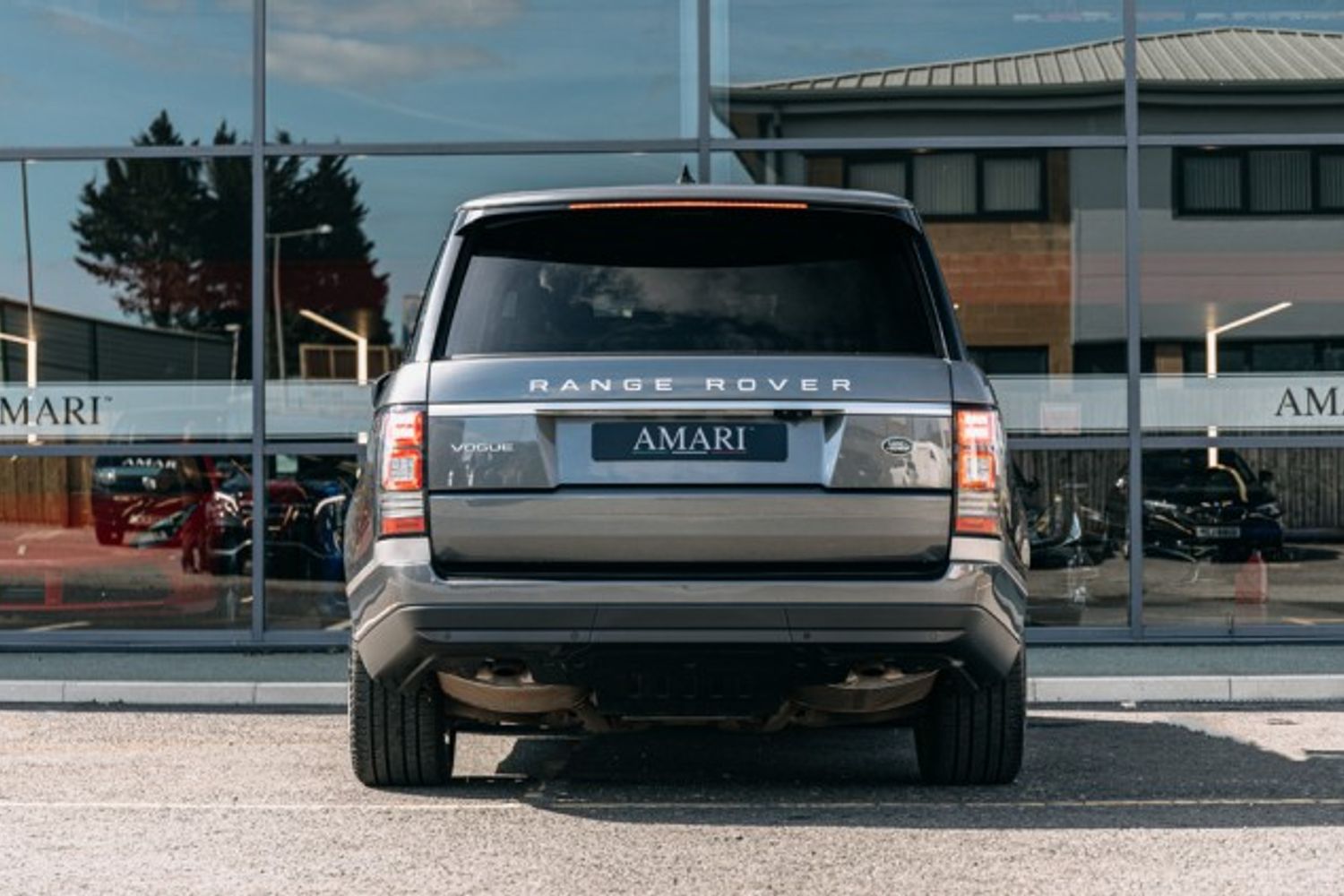 LAND ROVER RANGE ROVER DIESEL ESTATE 3.0 TDV6 VOGUE 5DR AUTOMATIC