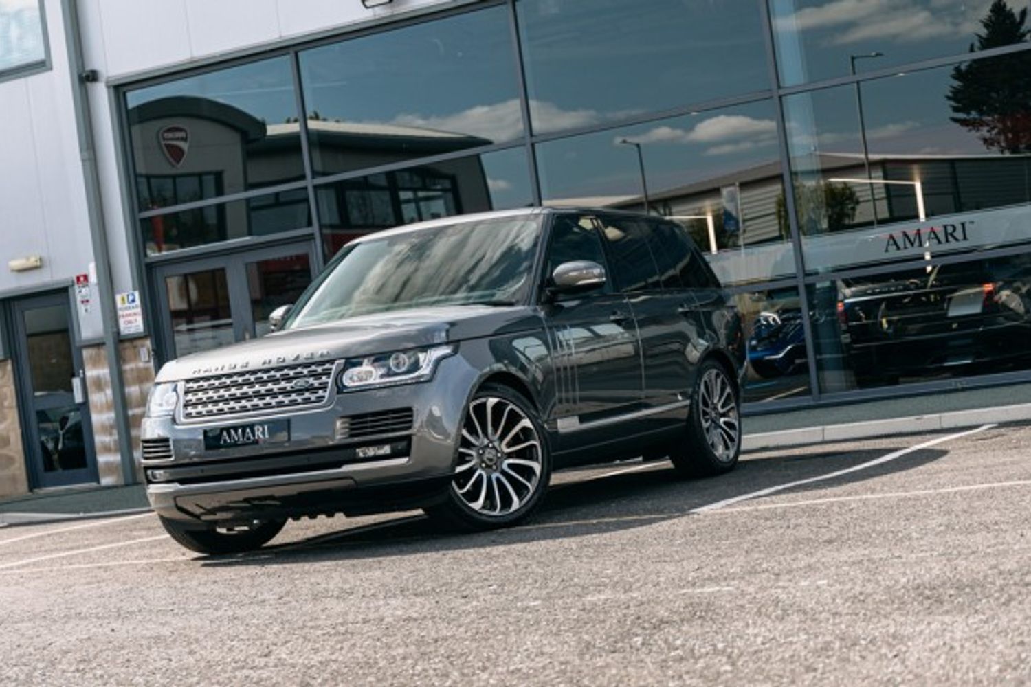 LAND ROVER RANGE ROVER DIESEL ESTATE 3.0 TDV6 VOGUE 5DR AUTOMATIC