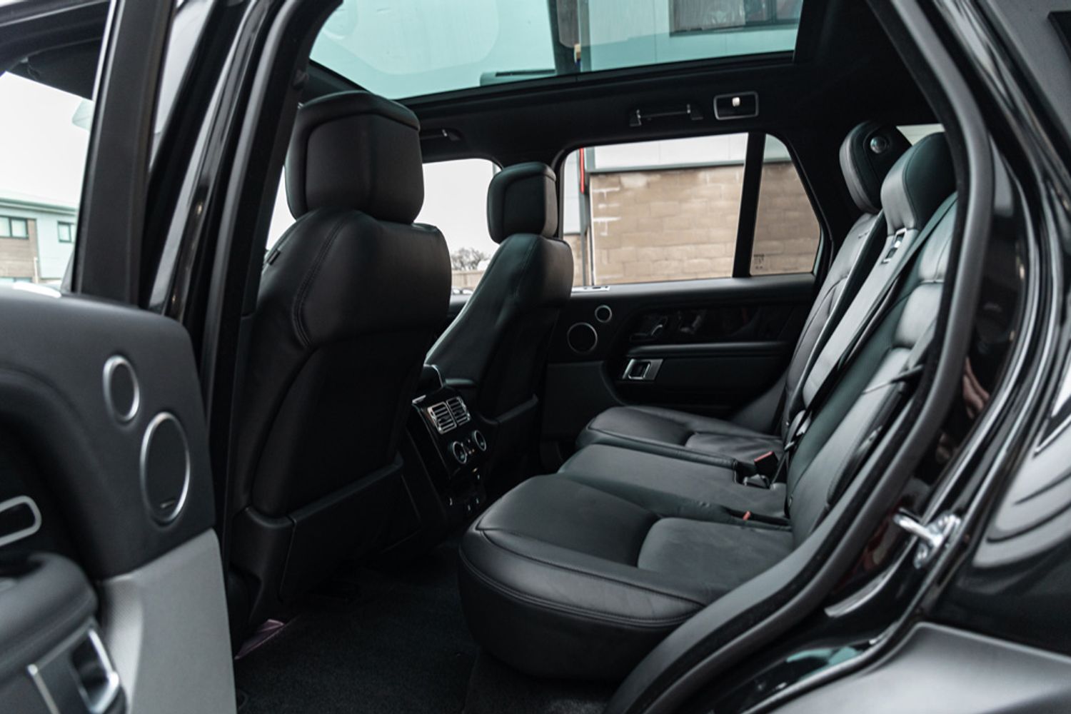 LAND ROVER RANGE ROVER DIESEL ESTATE 3.0 TDV6 VOGUE 5DR AUTOMATIC