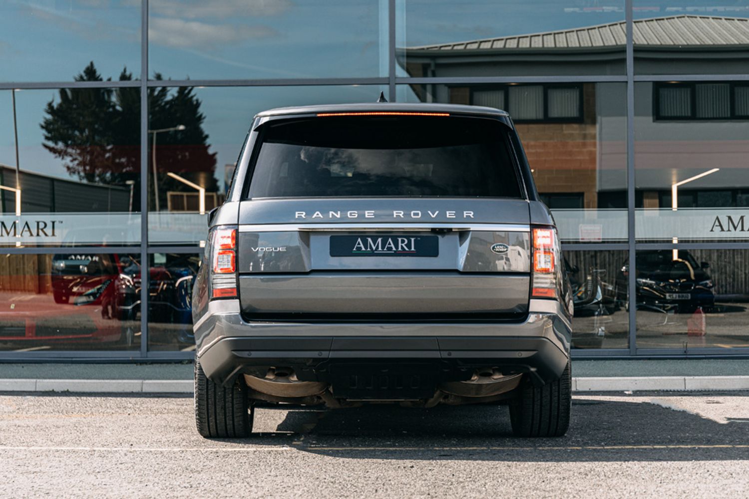 LAND ROVER RANGE ROVER DIESEL ESTATE 3.0 TDV6 VOGUE 5DR AUTOMATIC