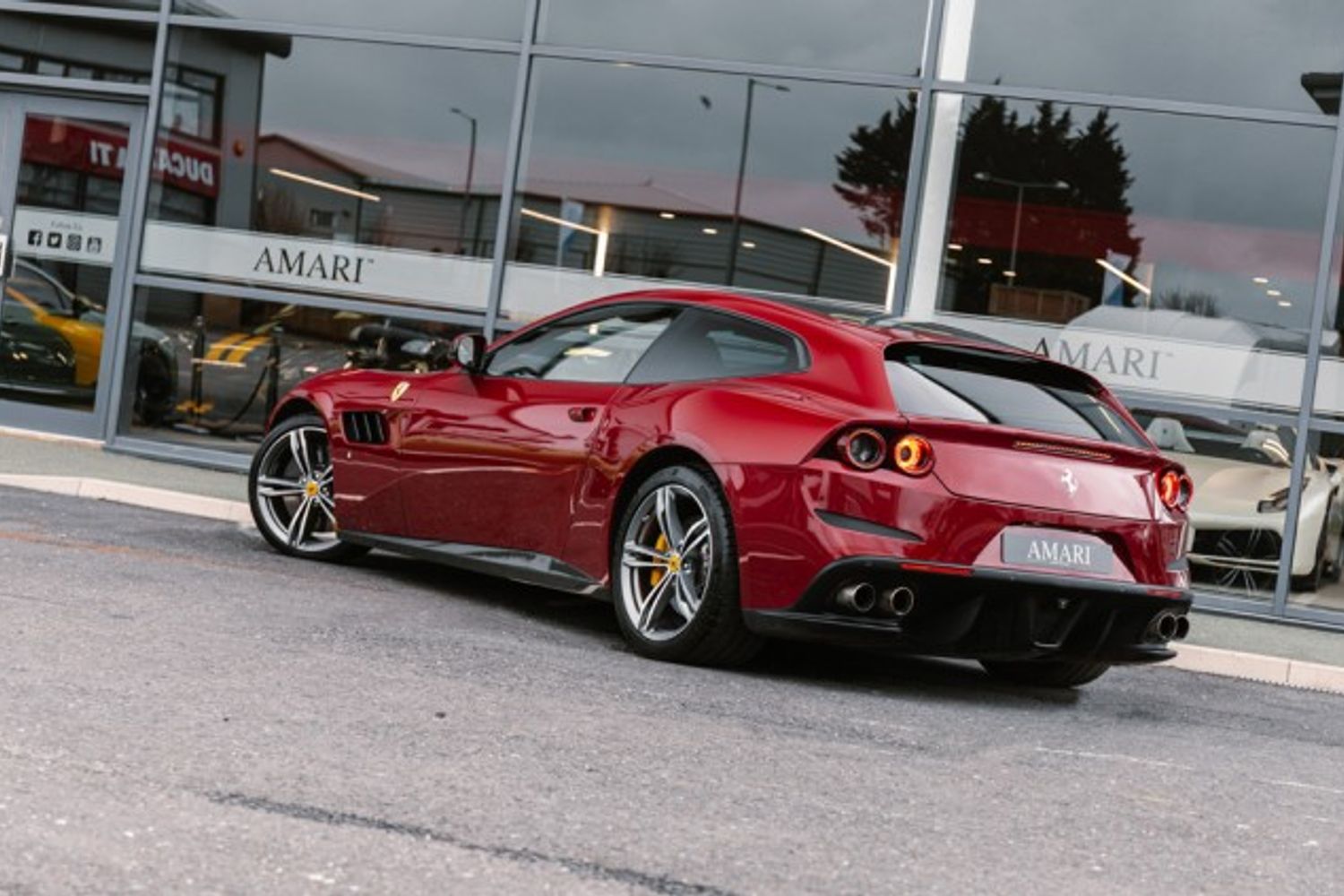 FERRARI GTC4LUSSO HATCHBACK 6.3 V12 3DR SEMI AUTOMATIC